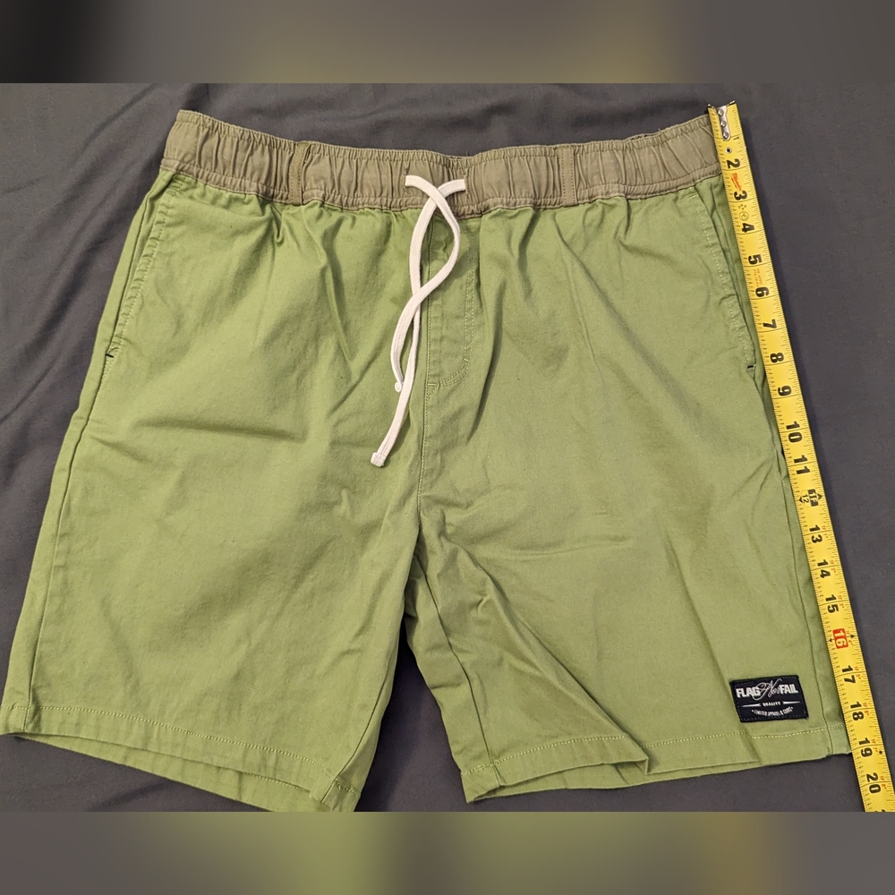 Flag nor Fail shorts Large